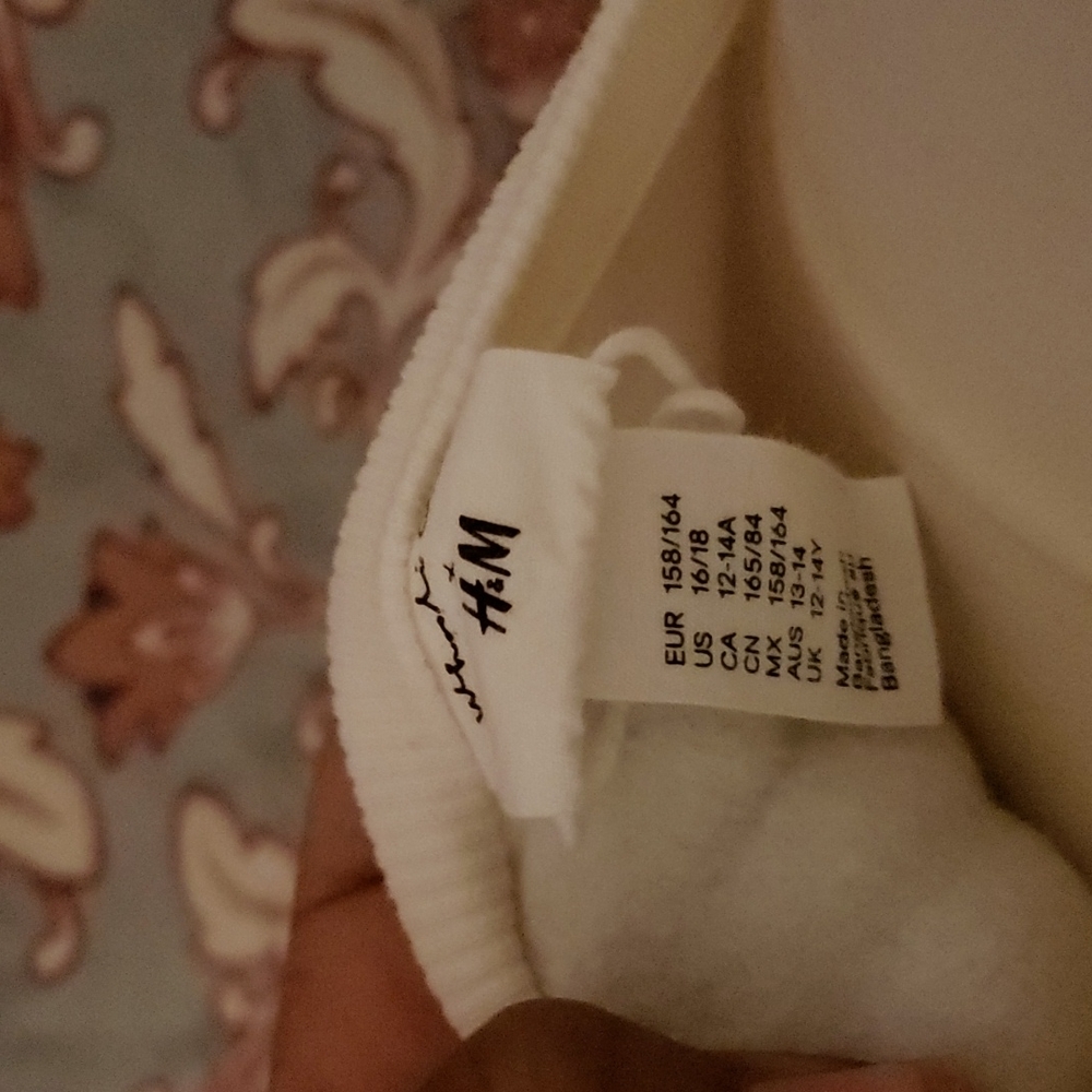 H&M Sweathirt - Picture 2 of 2